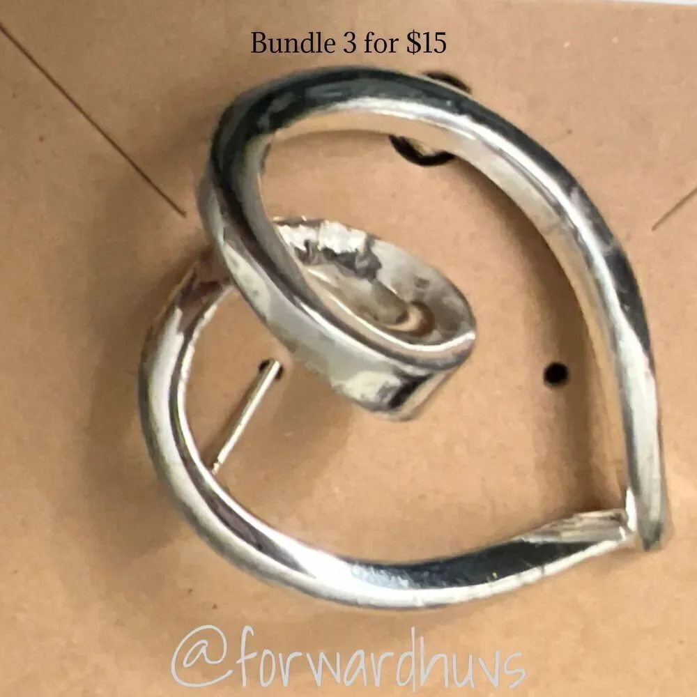 Bundle Sale 3 for $15 | Silver Tone Heart-Shaped Metal Brooch | Fair Preowned Co